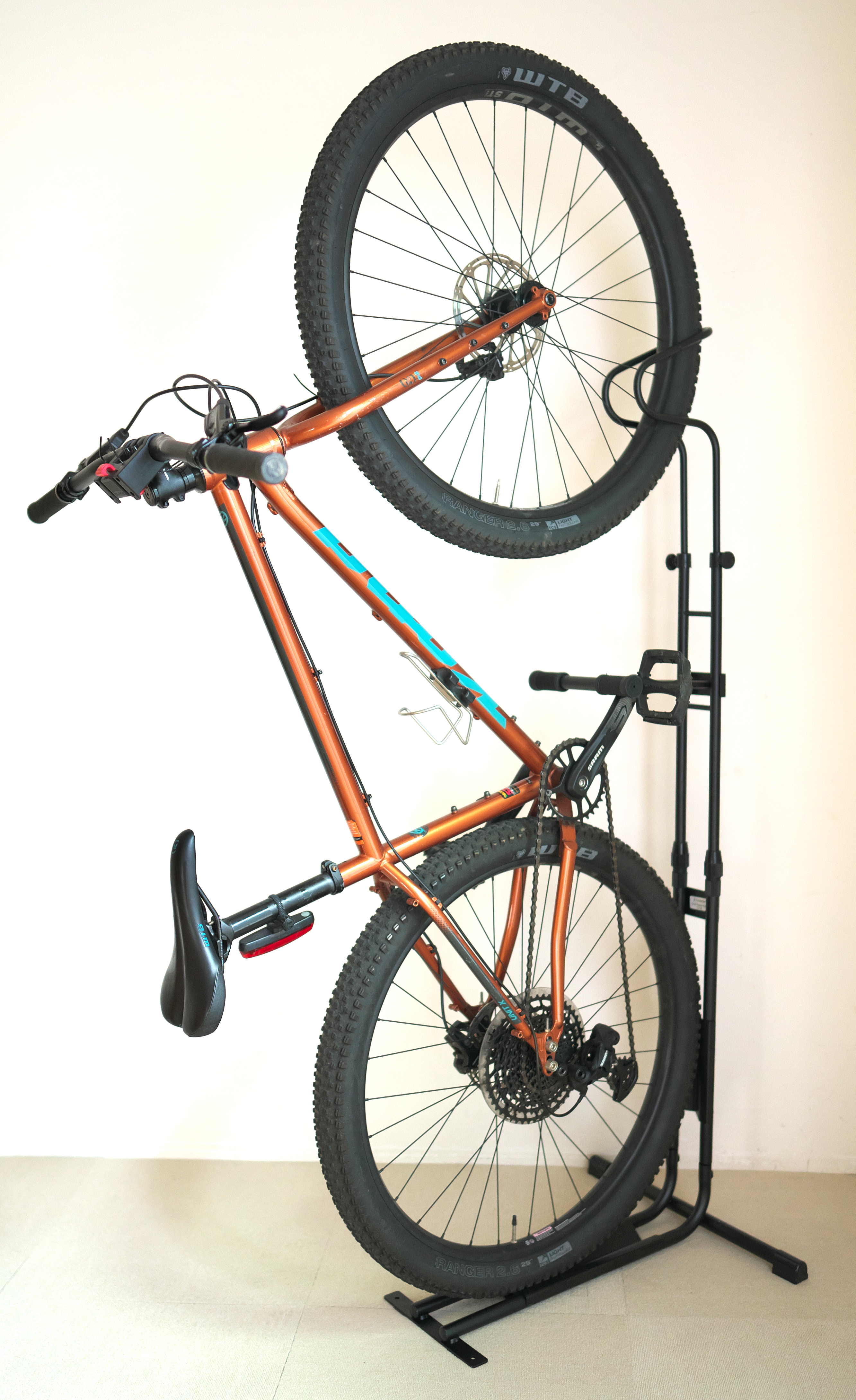 CS700にMTB（29er）を縦置き設置した様子